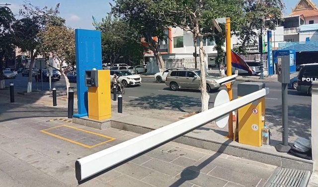 Système de stationnement Dashou installé au siège de la Sathapana Bank à Phnom Penh